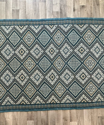 4'6"x7'10" Diamond Woven Rug