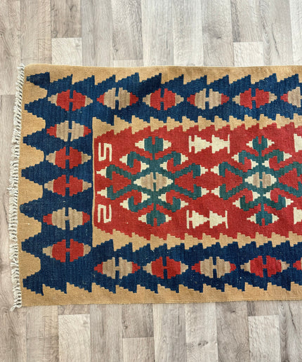 2'7"x7'9" Turkish Kilim Rug