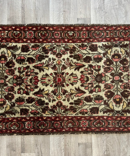 2'8"x4 Persian Floral Rug